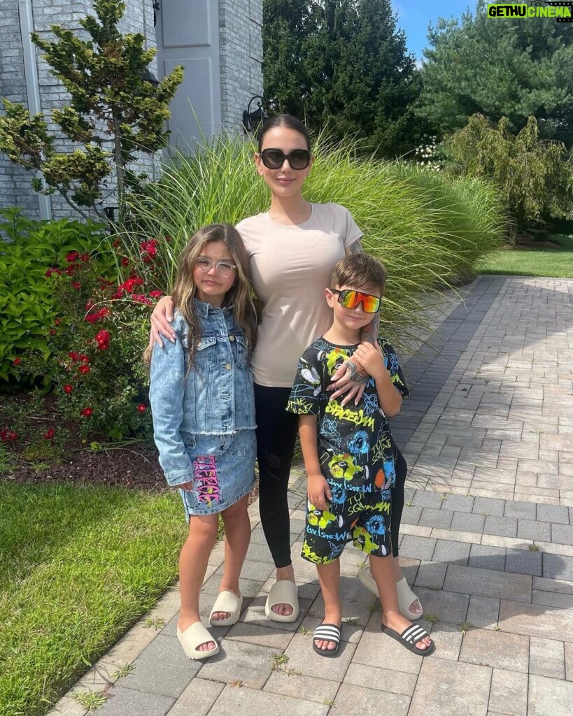 JWoww Instagram - Greyson and Meilani are back to school in their @NovaKids by @FashionNova 💙