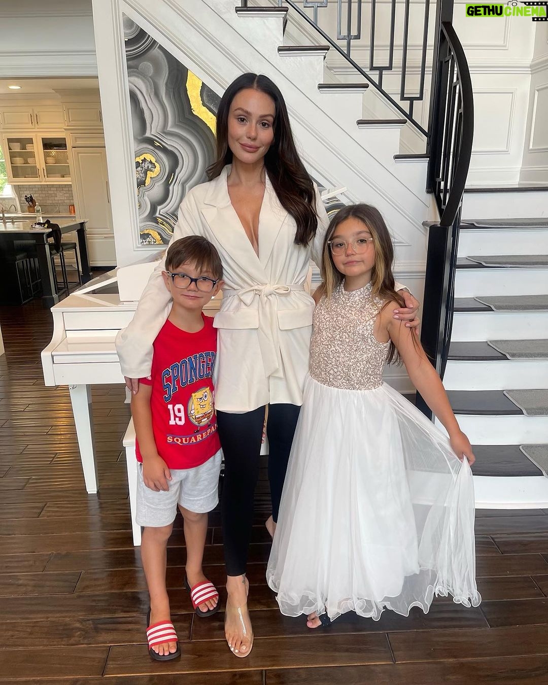JWoww Instagram - Ready for the weekend in our @FashionaNova & @NovaKids 🤍