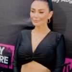 JWoww Instagram - Happy #Jerzday 🔥 don’t miss the season premiere of JSFamilyVacation tonight at 8pm on @MTV @jerseyshore