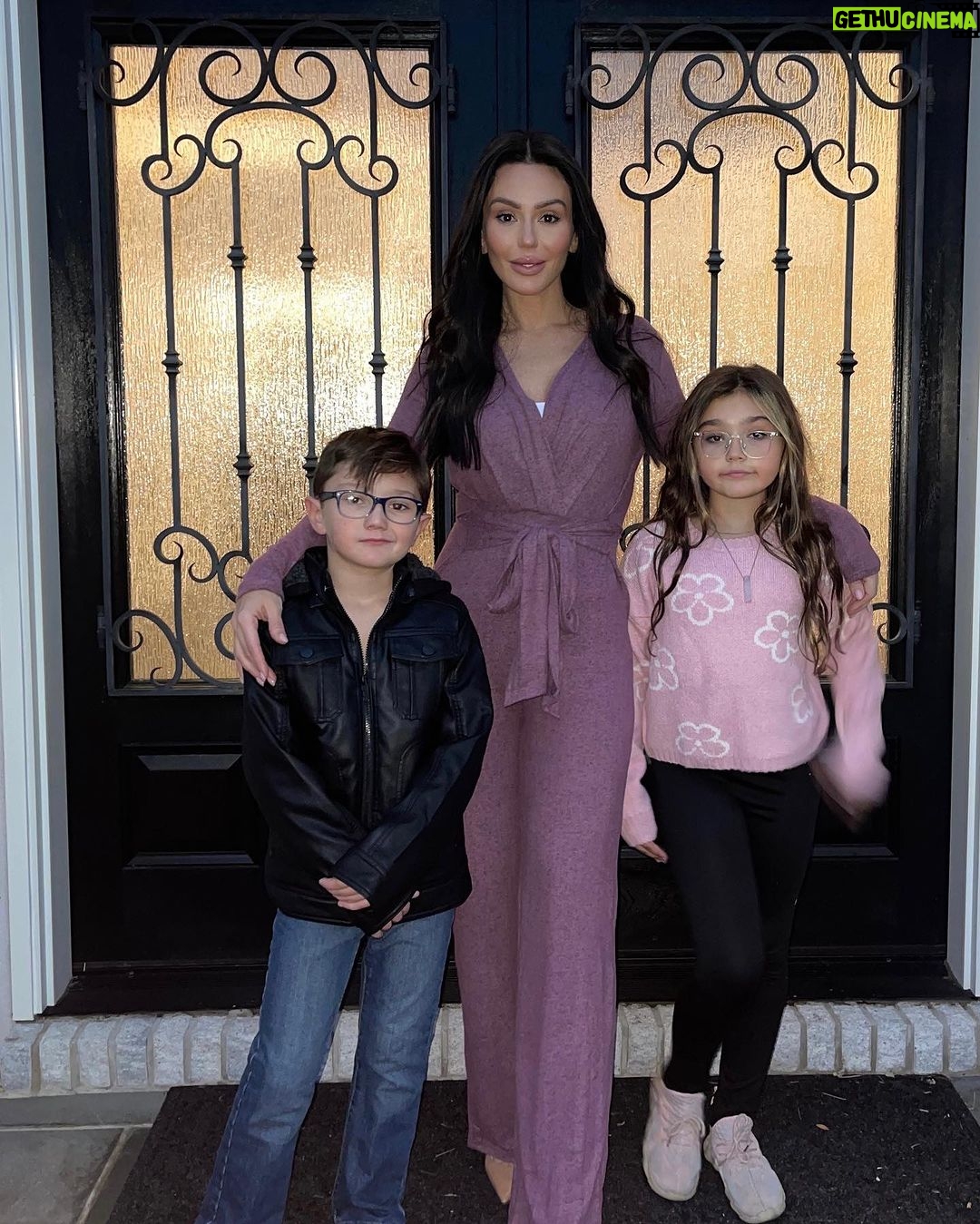 JWoww Instagram - Holiday season in @FashionNova @NovaKids 🎄