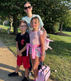 JWoww Instagram - And they’re off 🏫 🚌