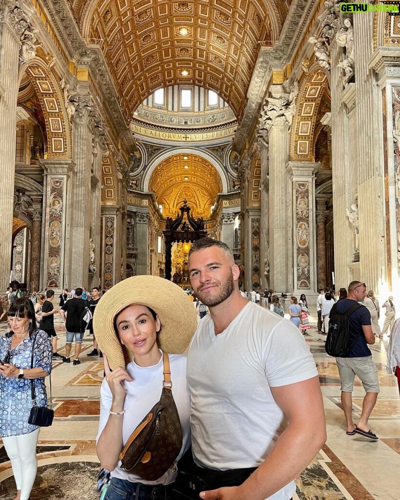 JWoww Instagram - Vatican 🇻🇦 St. Peter's Basilica
