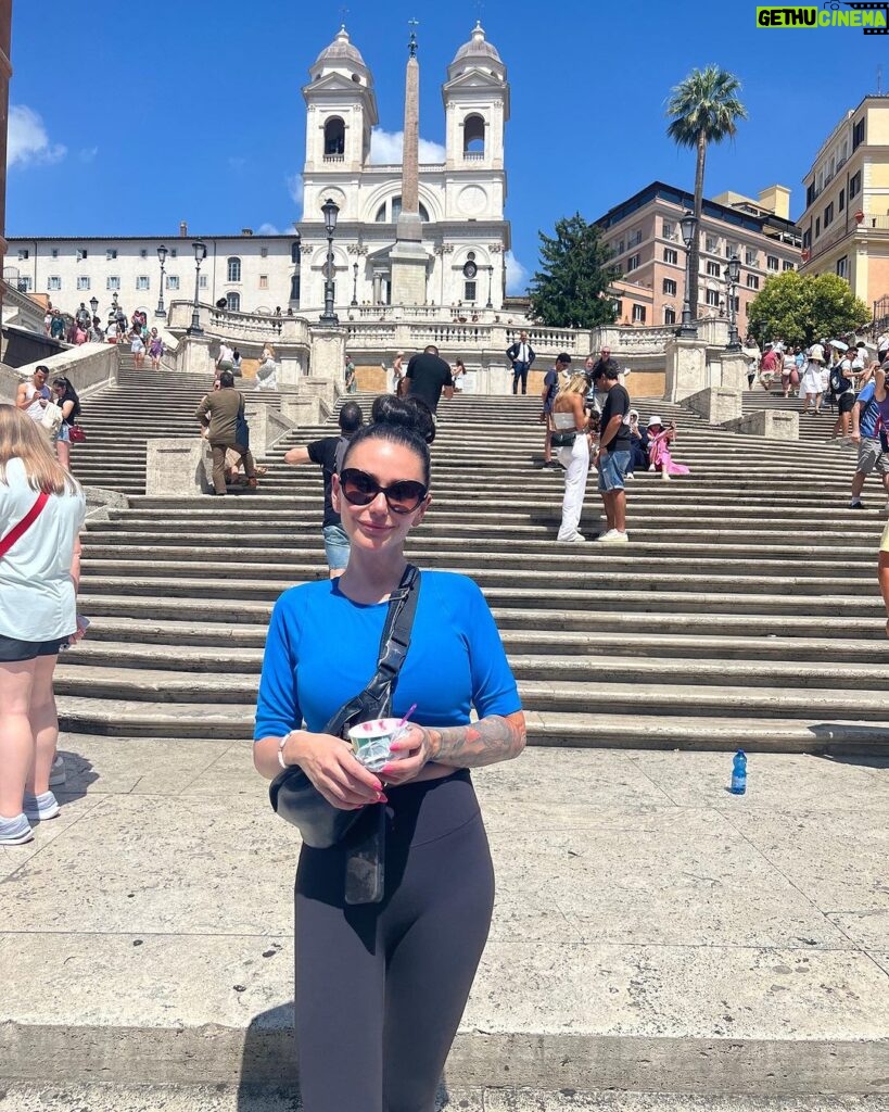JWoww Instagram - Happy fourth from the Spanish steps in Rome 🇮🇹 eating my favorite 🍧 Spanish Steps - Rome, Italy