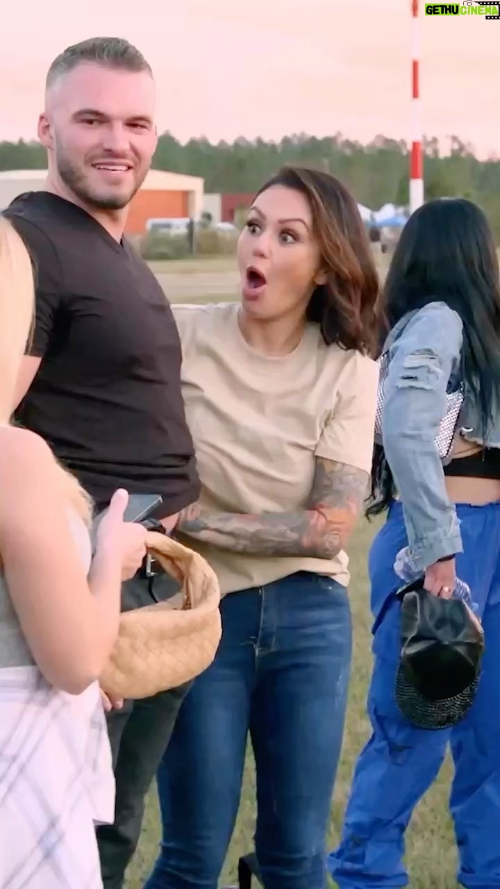 JWoww Instagram - Never a dull day on vacation with this fam 😅 Don’t miss tonight’s all-new #JSFamilyVacation at 8p on @mtv! 🎉