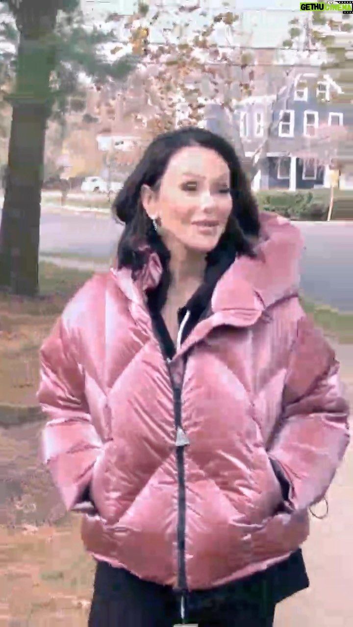 JWoww Instagram - Something isn’t adding up here 🤨 Don’t miss an all-new #JSFamilyVacation with us at 8p on @mtv! 🙌