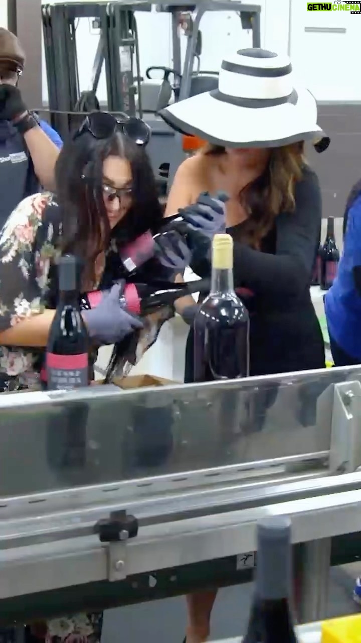 JWoww Instagram - You can’t take us ANYWHERE 😩🍷 Watch a new #JSFamilyVacation with the fam at 8p on @mtv! 🔥