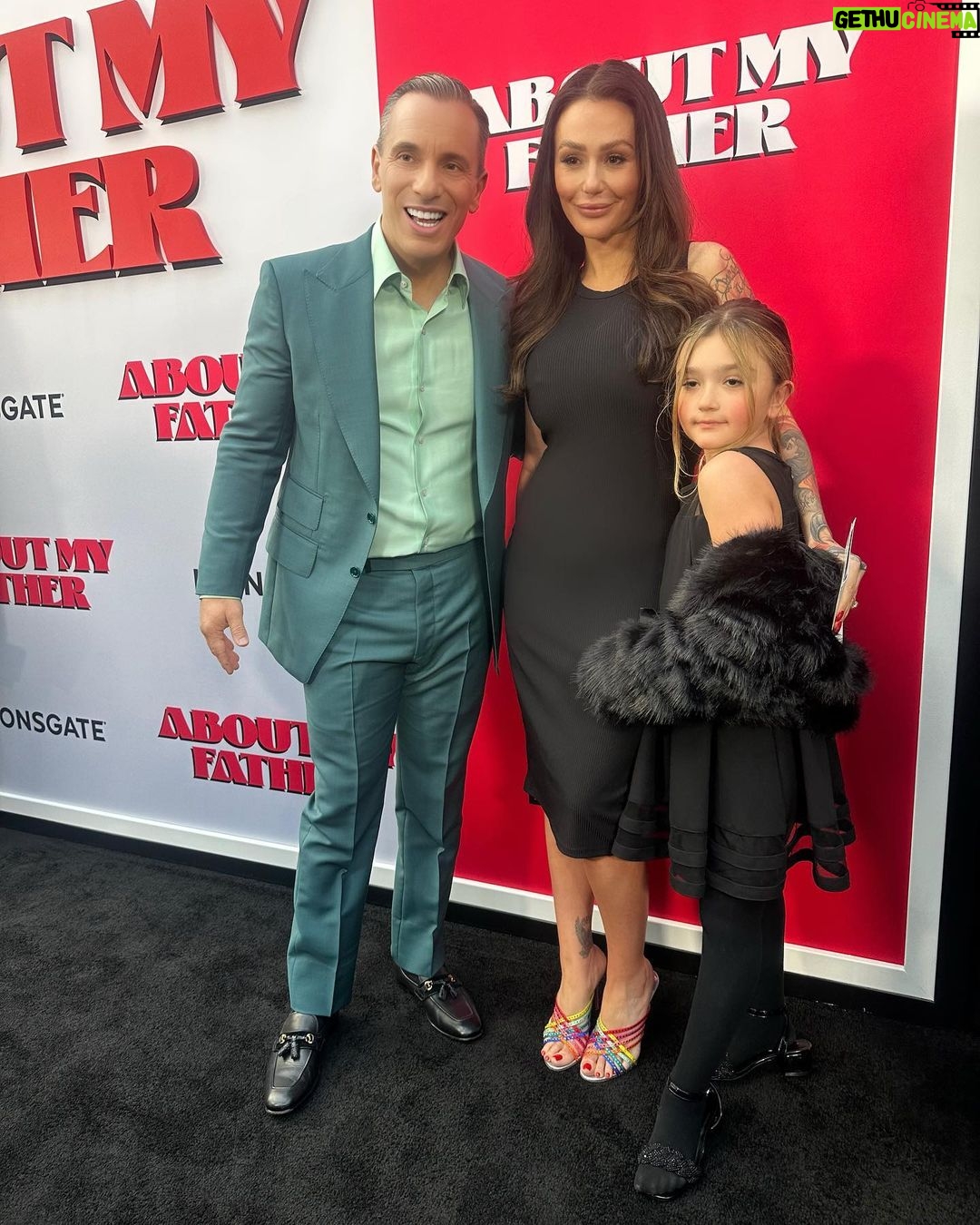 JWoww Instagram - A night I will never forget with my mini 💜 @aboutmyfather was so funny 😂 @sebastiancomedy and Mr De Niro didn’t disappoint 👏👏 @lionsgate