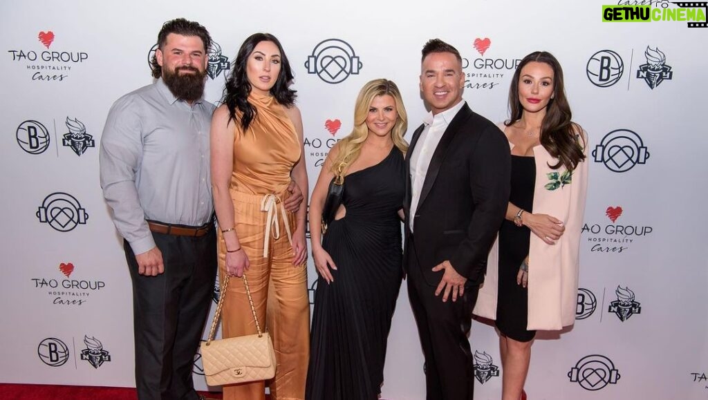 JWoww Instagram - Another beautiful night for #autismawareness with @kulturecity @taocares raising money to help make the “nevers” possible 💙 🧩
