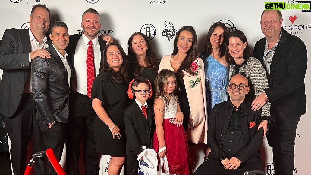 JWoww Instagram - Another beautiful night for #autismawareness with @kulturecity @taocares raising money to help make the “nevers” possible 💙 🧩