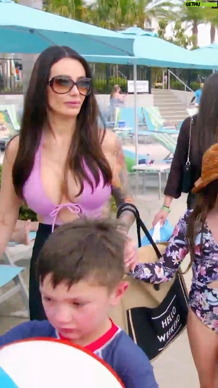 JWoww Instagram - Now it’s time to have some FUN! 🍹Don’t miss a new #JSFamilyVacation at 8p on @mtv!