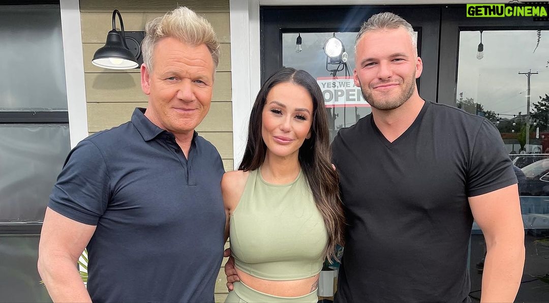 JWoww Instagram - Carbs are here! Catch me on the two hour season finale of #KitchenNightmares tonight on @foxtv! 🤩 @gordongram