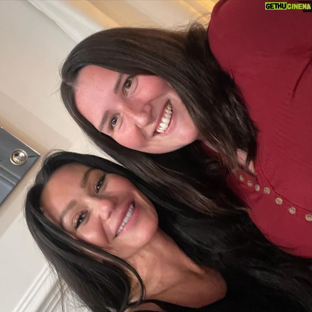 JWoww Instagram - Thankful to spend the holidays with my family ๐๐ผ some of them I havenโt seen since before covid. Food was prepared by @eatcleanbro so all had to worry about was eating and being with the ones I love ๐ ๐ฅน