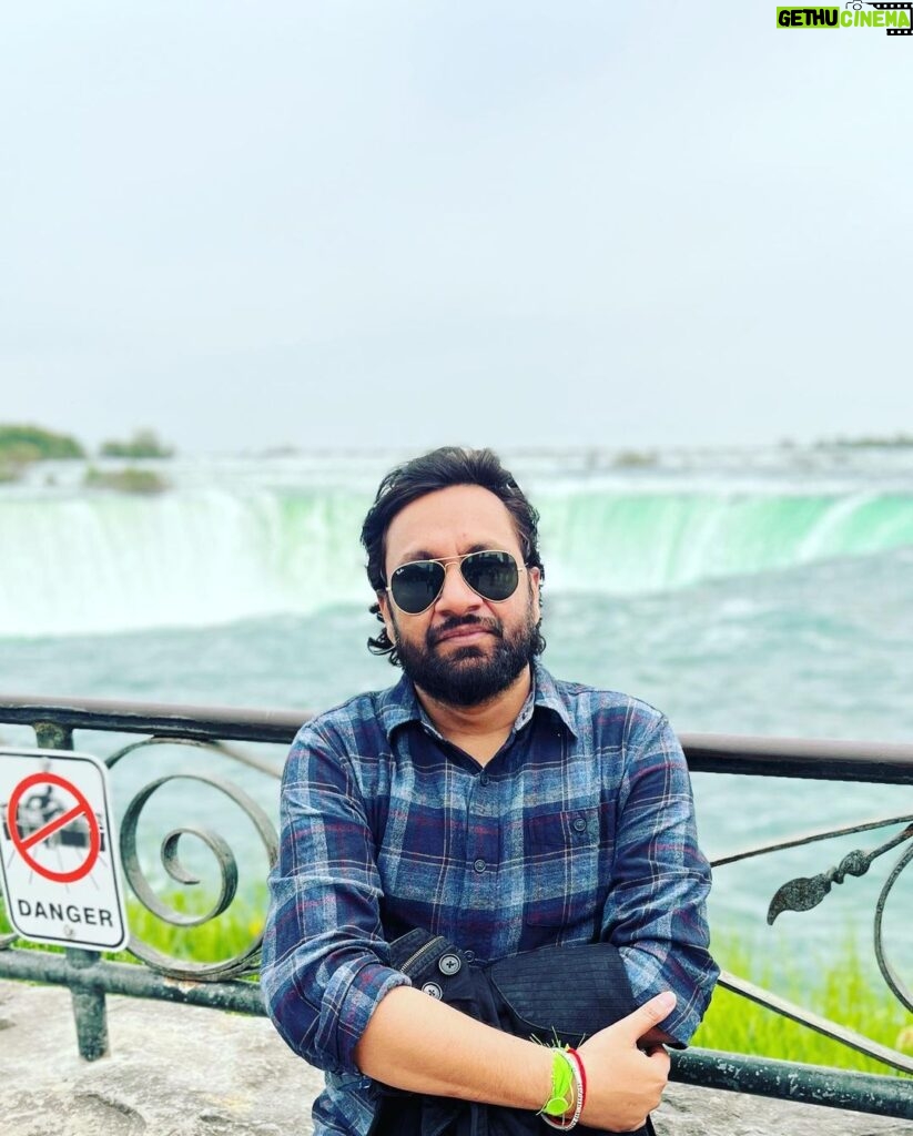 Jabar Abbas Instagram - Delighted to be back at Niagara Falls Toronto canada Thanks to scope 360 Umayma Sheikh Syed Ahmad and my dear Waseem Abbas for this amazing day out again ❤❤ love you all Canada sufi Tour 2023