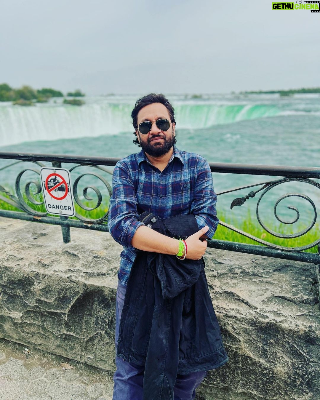 Jabar Abbas Instagram - Delighted to be back at Niagara Falls Toronto canada Thanks to scope 360 Umayma Sheikh Syed Ahmad and my dear Waseem Abbas for this amazing day out again ❤️❤️ love you all Canada sufi Tour 2023