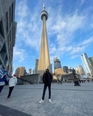 Jabar Abbas Instagram - Day out with friends at CN tower , Canada .
Thank you Sister Muneeba sheikh , Umayma sheikh  Harsh and Waseem bhai for lovely time ❤️❤️