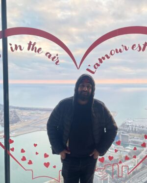 Jabar Abbas Instagram - Day out with friends at CN tower , Canada .
Thank you Sister Muneeba sheikh , Umayma sheikh  Harsh and Waseem bhai for lovely time ❤️❤️