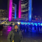 Jabar Abbas Instagram - Day out with friends at CN tower , Canada . Thank you Sister Muneeba sheikh , Umayma sheikh Harsh and Waseem bhai for lovely time ❤️❤️ CN Tower，Toronto，CANADA