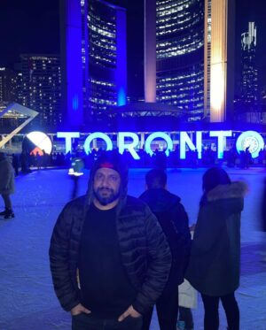 Jabar Abbas Instagram - Day out with friends at CN tower , Canada .
Thank you Sister Muneeba sheikh , Umayma sheikh  Harsh and Waseem bhai for lovely time ❤️❤️
