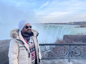 Jabar Abbas Instagram - Had an amazing fun day at #niagrafalls with friends. Thank you sister Umayma sheikh and brother Waseem Abbas for a wonderful day ❤️