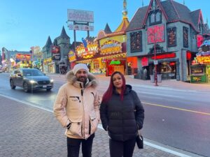 Jabar Abbas Instagram - Had an amazing fun day at #niagrafalls with friends. Thank you sister Umayma sheikh and brother Waseem Abbas for a wonderful day ❤️