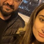 Jabar Abbas Instagram - Had an amazing time in Chicago USA with friends. These five days were unforgettable. Really want to thank you Azim bhai , Javed bhai , Imran Akhoond bhai , Javaria , Sohail Bhai ,saqib bhai and all who took out time for me from their busy schedules . Stay blessed you all will see you soon . Now In Toronto Canada going to have fun here ❤️❤️ #TeamJabarAbbas #JabarAbbas #artistlife #travel Remember in prayers