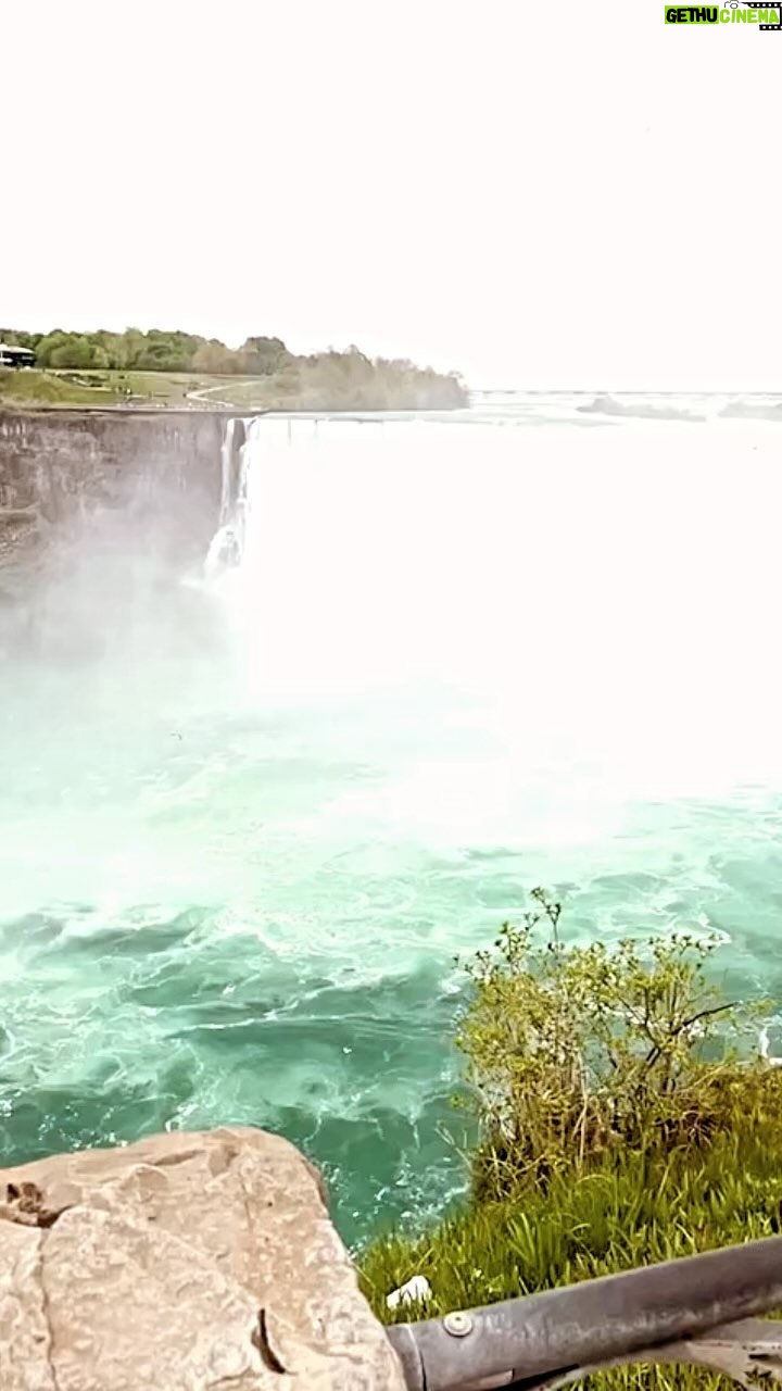 Jabar Abbas Instagram - Delighted to be back at Niagara Falls Toronto canada Thanks to scope 360 Umayma Sheikh Syed Ahmad and my dear Waseem Abbas for this amazing day out again ❤️❤️ love you all Canada sufi Tour 2023