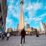Jabar Abbas Instagram - Day out with friends at CN tower , Canada . Thank you Sister Muneeba sheikh , Umayma sheikh Harsh and Waseem bhai for lovely time ❤️❤️ CN Tower，Toronto，CANADA