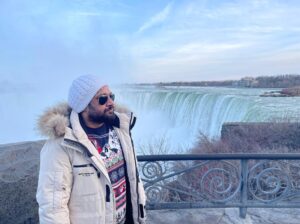Jabar Abbas Instagram - Had an amazing fun day at #niagrafalls with friends. Thank you sister Umayma sheikh and brother Waseem Abbas for a wonderful day ❤️