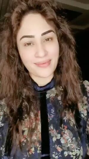 Jabar Abbas Instagram - Thank you @humairaarshadofficials for taking out some time and making this video . I am grateful thanking from the core of my heart. Stay bless superstar of our country 🙏🏻❤️