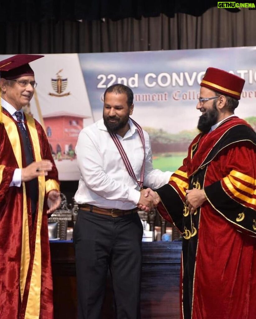Jabar Abbas Instagram - For me every accolade and laurel has it’s own significance but any recognition that comes out from my Alma Mater, Government College, always stands out. I’m grateful to the administration of GCU for conferring upon me the Khwaja Khurshid Anwar Award for Best Old Ravian Musician 2023. I would also take this opportunity to pay my respects and my gratitude to my Teacher and Mentor, Late Sir Tariq Farani. This one is for you, Sir. Thank you VC Gcu Dr, Asghar zaidi sahib , NAMS Gcu and ma’am Kanita Shah for choosing me . Last but not the least I want to thank my friend Usman Hafeez for attending the convocation and receiving the award 🥇 on my behalf ❤