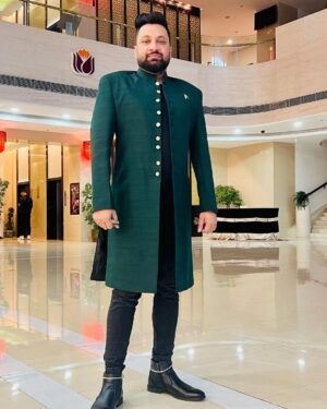 Jabar Abbas Instagram - Had an amazing performance in #alemsaz international music festival Kazakhstan on 1st of October. Felt proud to Represent  pakistan in an international festival . Thank you pakistan and Emabbasy of pakistan in Kazakhstan for giving the opportunity 🙏🏻🙏🏻. Love you all. 

#TeamJabarAbbas
#JabarAbbas
#rosemarymushtaq