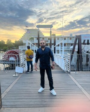 Jabar Abbas Instagram - “One brother will always be better than a thousand friends.” “Life's journey has given me many pals, but there is no buddy like a brother.” “Having a brother is like having a best friend baked right into the cookie of life.” “A brother is the one with whom you have shared your childhood . 

Amazing day spent in Sacramento with Qammar Abbas Shahbaz Ali Nibbo Waseem Abbas Shahbaz bhai  fayaz bhai all the brothers and uncle ji ❤️

Thank you Jassie Banga bhai and Waseem bhai