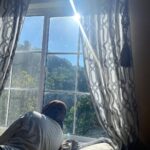 Jaboukie Young-White Instagram - some of you wont want to hear this. i used to take scorching hot showers. like douse me in old bay throw me in a pot and dump me on a picnic table scorching hot showers. then i took a cold bucket shower in slide 2 and something shifted... unfortunately my skin is glowing and my bacne is cleared bc i stopped crab boiling myself. stop taking scorching hot showers Jamaica