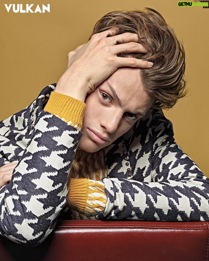 Jace Norman Instagram - Vulkan cover shoot. shot by: @tjmanou grooming by: @paige__davenport styled by: @styledbyfranzy cover of @vulkanmag