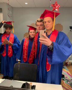 Jace Norman Instagram - Graduation on set with the people i love. #ididitmom