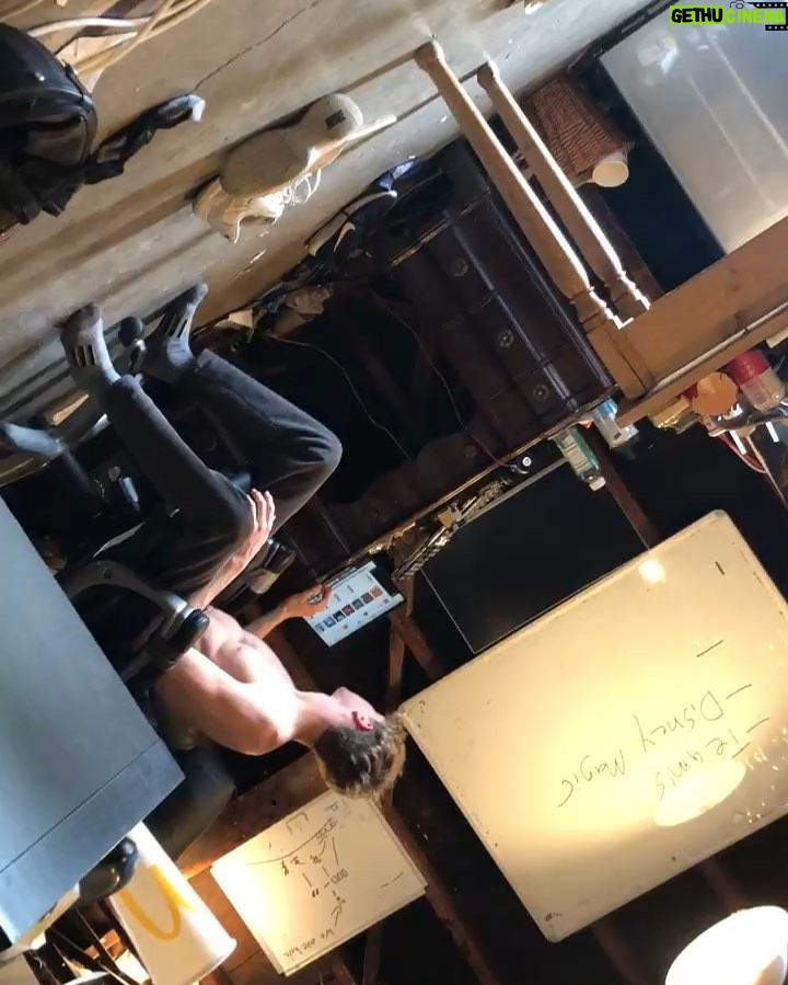 Jace Norman Instagram - When I here Kanye or Travis 😂 ....idk why it’s upside down. Lottie doesn’t know how to hold a phone.