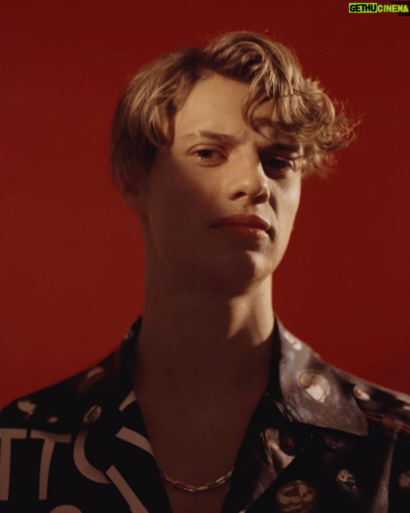 Jace Norman Instagram - Psychopath @flauntmagazine #TheTransienceIssue Photographed by @kelianne Styled by @mercedesnatalia wearing @hudsonjeans Grooming by @glam_mara