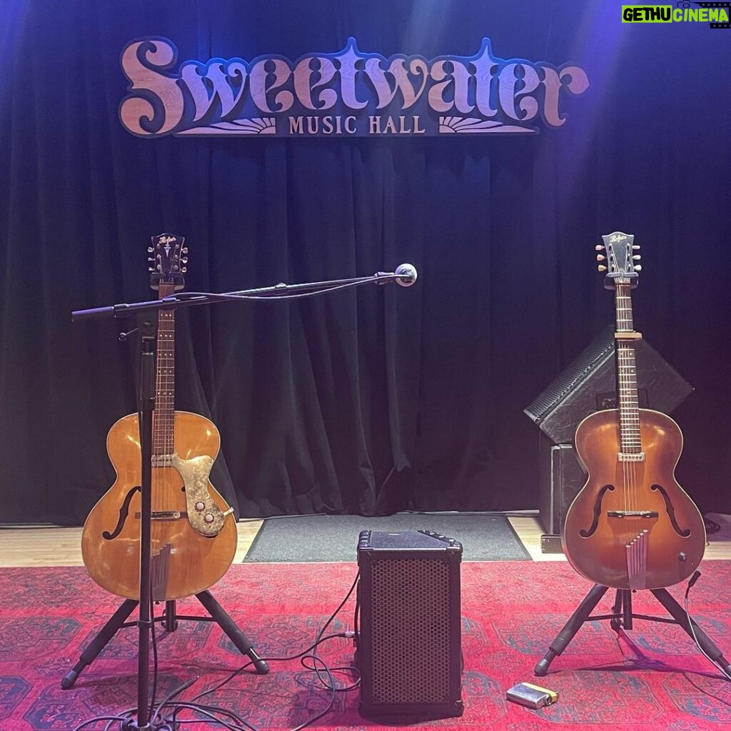Jack Broadbent Instagram - Literally one of the best gigs of my life last night at @sweetwatermusichall A lot of history in that place, incredible sound and some of the nicest people you could hope to meet. Keep supporting your local venues everyone. They are the lifeblood of rock n roll. Peace xxxxxxxxx #jackbroadbent #sweetwatermusichall #millvalley #california Sweetwater Music Hall