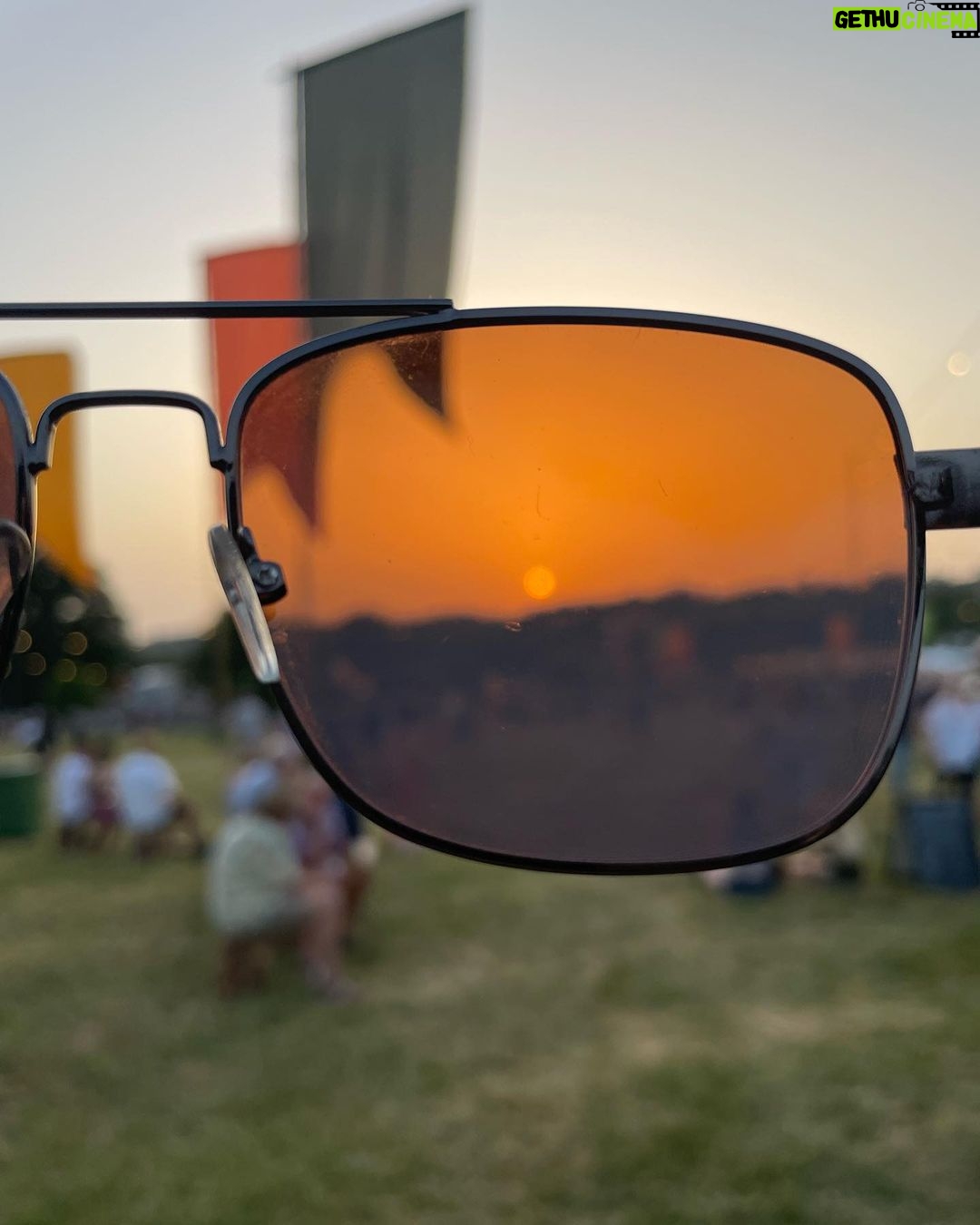 Jack Broadbent Instagram - @blackdeerfest was brilliant! Thanks to everyone who came and listened to us! Tonight it’s Cambridge, then onto Nottingham, London, Southampton and Bristol with Mike Dawes. Tickets in link in bio! Peace ✌️ #blackdeer #jackbroadbent @mike_dawes #mikedawes Black Deer Festival