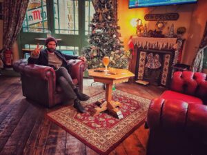 Jack Broadbent Instagram - Seasons Greetings Everyone. Peace and Love to all. Jack xxx ♥️