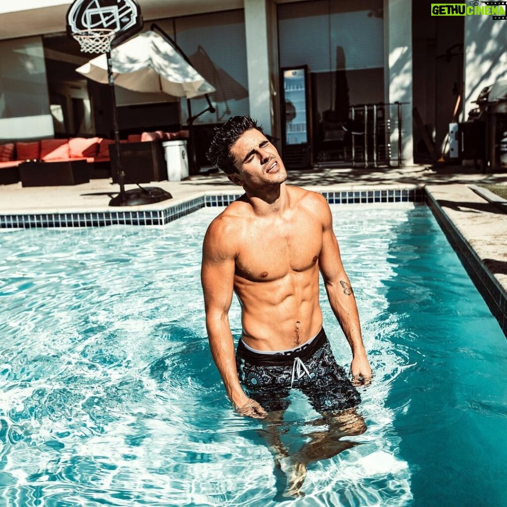 Jack Gilinsky Instagram - morning swim