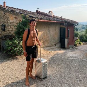 Jack Gilinsky Instagram - spending some time in italy with my family