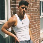 Jack Gilinsky Instagram - Lose Somebody ft. @ianndior out everywhere tonight.