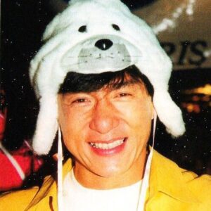 Jackie Chan Instagram - My initial plans to visit USA in early January to promote my new book, #Never Grow Up#, was delayed because I hadn’t finished filming my movie yet. My staff already told me that I have to make it up to my fans, so now I can officially announce that I’ll be having not just one, but TWO book signings in USA (time and location is below). I look forward to seeing you all soon! I hear that it’s very cold in New York these few days, so remember to wear a warm jacket before you go out. 
January 21, 2019 @ 6:00pm
BOOKENDS Bookstore
211 E. Ridgewood Ave, Ridgewood, New Jersey 
January 22, 2019 @ 1:00pm
BARNES AND NOBLES Bookstore
555 Fifth Avenue (at 46th Street), New York