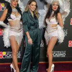 Jacqueline Bracamontes Instagram - Hoy en el Seminole Casino Coconut Creek… Desde hoy ya pueden jugar a la ruleta, dados y apuestas deportivas!!!! #ANewEraOfSeminoleGaming @officialhardrock robriggle @realjoeyfatone @iamckirkpatrick Thank you… @xumalin @conchitaoliva @jessolivap @latiniconos