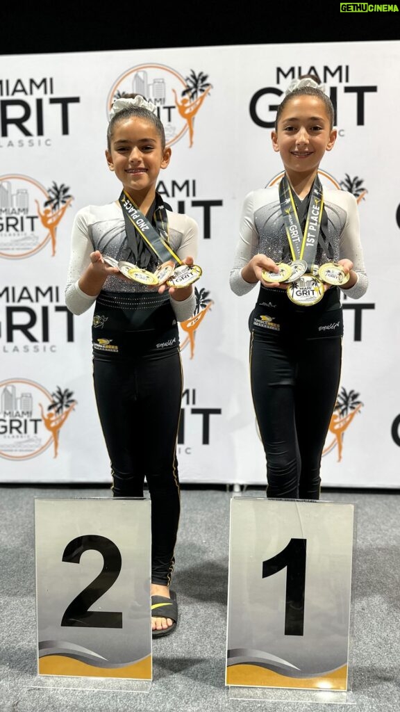 Jacqueline Bracamontes Instagram - Nuestras campeonas!!! Jacky en 1ro y Caro en 2do! Cada una en su categoría!!! 👏🏻👏🏻👏🏻👏🏻👏🏻 @mft07 @tumblebees_gymnastics_gables Miami, Florida