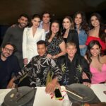 Jacqueline Bracamontes Instagram - Una cena en familia antes del #MissUniverso por @telemundo 👑❤️ Leemos sus favoritas 👇🏽🥳