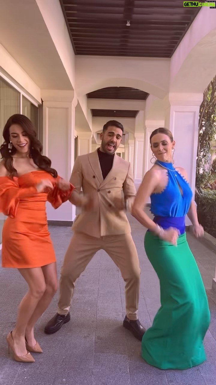 Jacqueline Bracamontes Instagram - Disfrutando a días del @missuniverse !!! Nos vemos el sábado por @telemundo a las 6pm ET/ 3pm ET 😍 #MissUniverso @carlosadyan @juliawgama San Salvador, EL Salvador