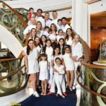 Jacqueline Bracamontes Instagram - Grupazo de viaje!!! Ya los extrañamos!!!! @mft07 @pichisvan @profebraca @ginnytc08 @jesusbravan @loreniamm @miletorresduq @jeanclaudio06 @lilianagonzalezal @pdeuriarte @disneycruiseline