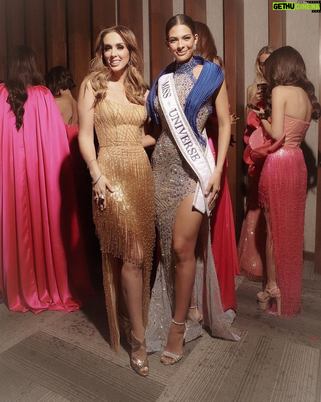 Jacqueline Bracamontes Instagram - Vestido hecho a la media para @jackybrv 💖 @missuniverse #foto @rafaelpulidophoto . . . #missuniverse #hellouniverse #miss #universe #missuniverso #rosa #mexico LIVE AQUA Mexico City